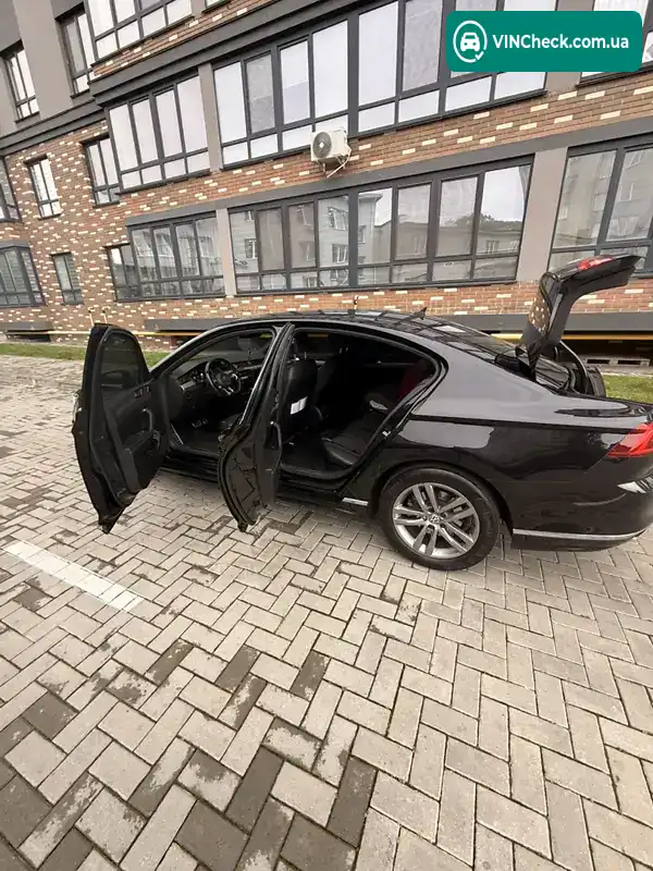 Volkswagen Passat 2018, фото з оголошення 1 з 14, VIN WVWZZZ3CZKE018689