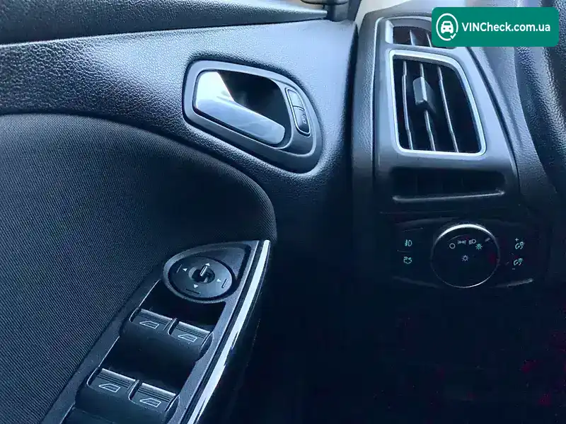 Ford Focus 2015, фото з оголошення 2 з 20, VIN 1FADP3J27FL268099