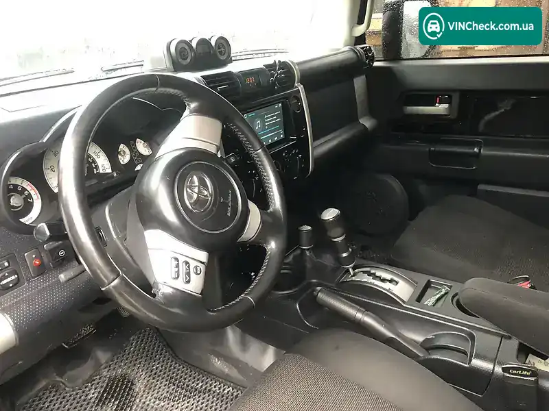 Toyota FJ Cruiser 2006, фото з оголошення 2 з 7, VIN JTEBU11F070038517