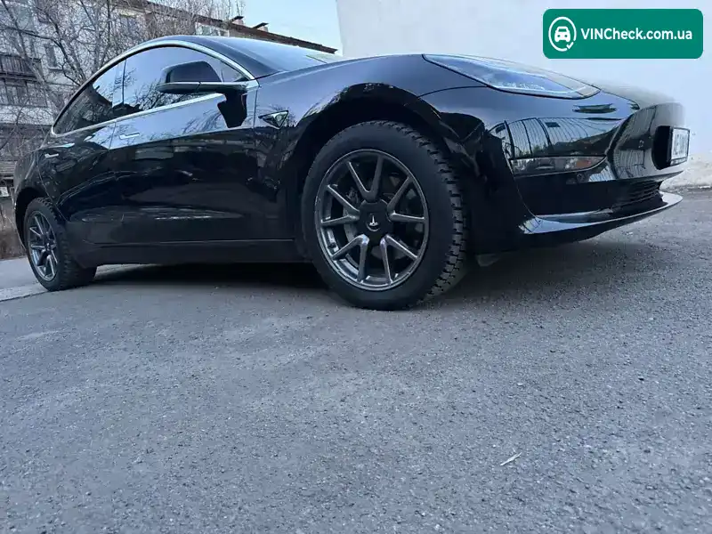 Tesla Model 3 2019, фото з оголошення 2 з 15, VIN 5YJ3E1EA3KF324201