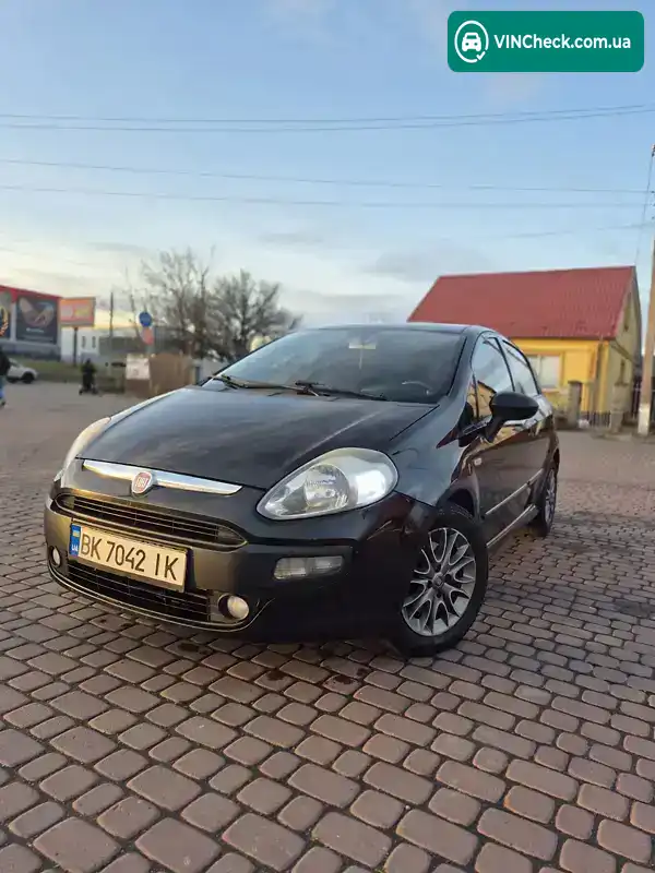 Fiat Punto 2010, фото з оголошення 1 з 19, VIN ZFA19900000727756