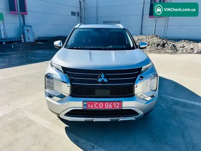Mitsubishi Outlander 2024, фото з оголошення 2 з 21, VIN JA4T5VA97RZ621795