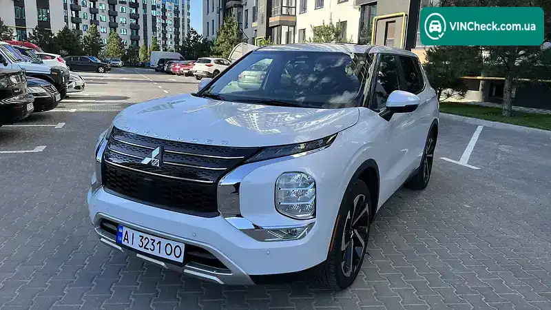 Mitsubishi Outlander 2021, фото з оголошення 2 з 20, VIN JA4J3UA81NZ004854