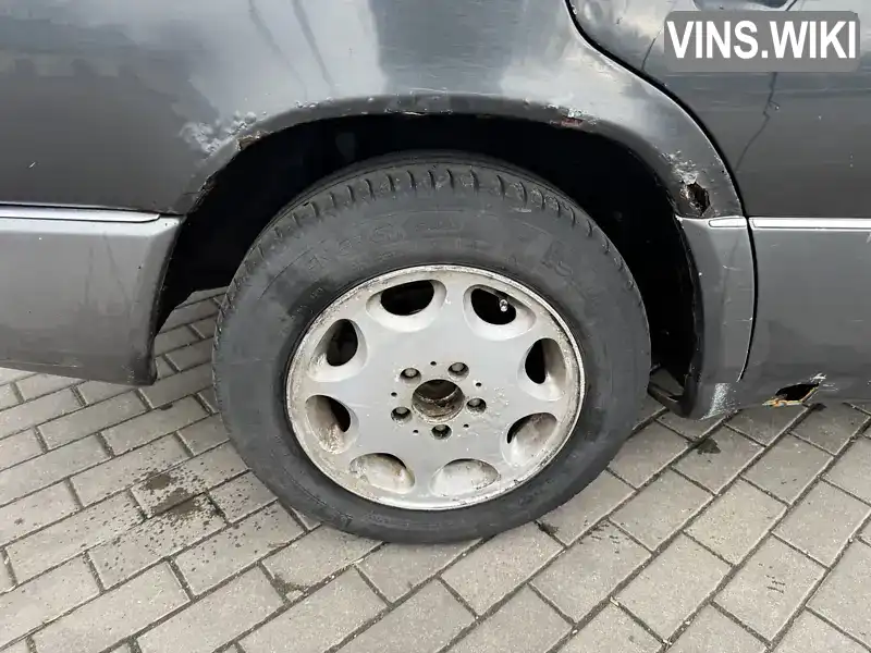 Mercedes-Benz E-Class 1993, фото з оголошення 2 з 8, VIN WDB1240221C007655