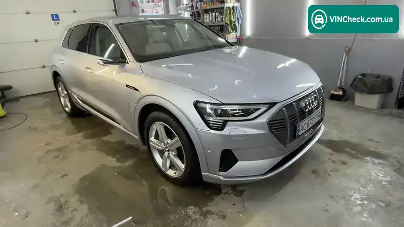 Audi e-tron 2019, фото з оголошення 2 з 15, VIN WAUZZZGE1KB011029