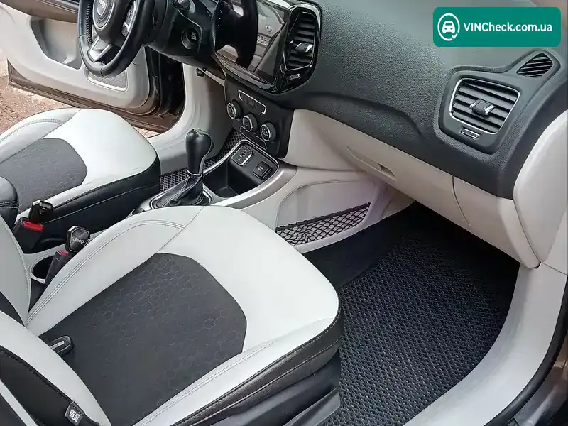Jeep Compass 2018, фото з оголошення 2 з 21, VIN 3C4NJCBB7JT344142