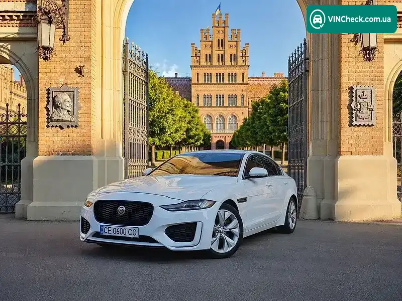 Jaguar XE 2020, фото з оголошення 2 з 20, VIN SAJAJ4FX7LCP64560