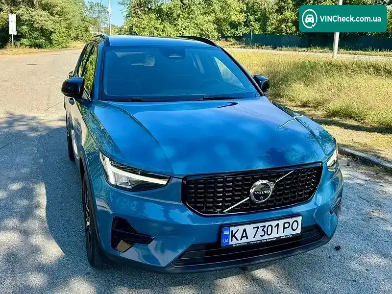 Volvo XC40 2022, фото з оголошення 2 з 20, VIN YV1XZK7V1P2966142