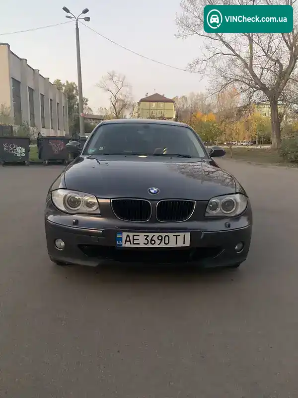 BMW 1 Series 2007, фото з оголошення 1 з 12, VIN WBAUG31040P093915