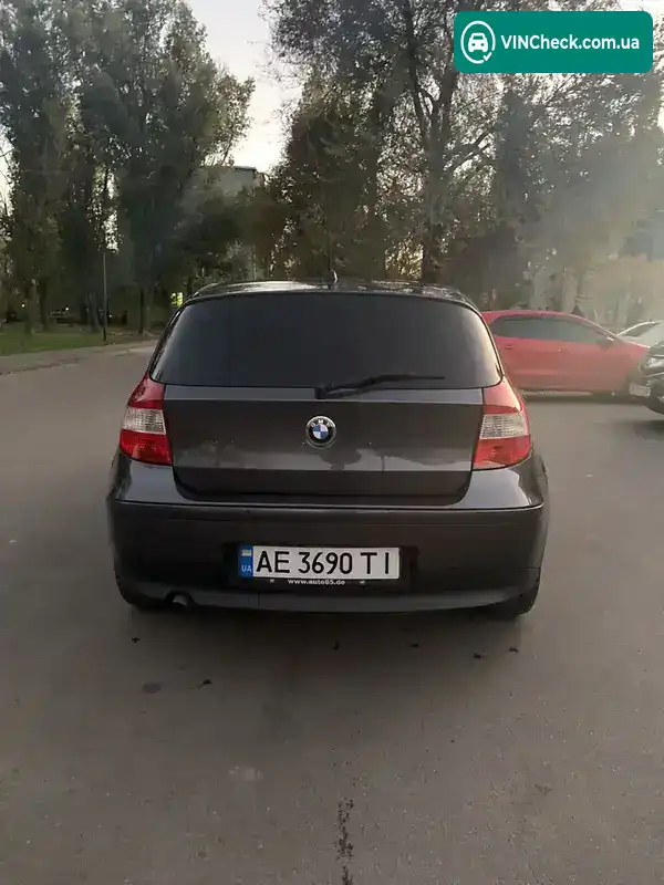 BMW 1 Series 2007, фото з оголошення 2 з 12, VIN WBAUG31040P093915