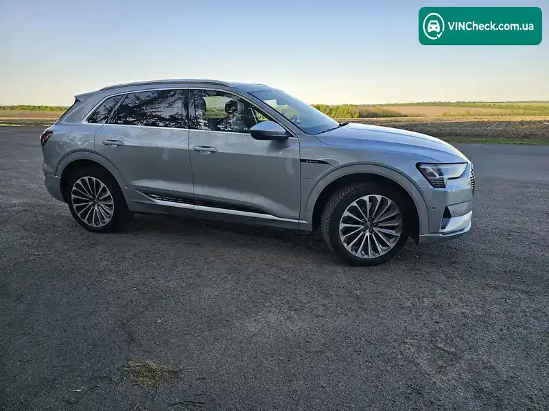 Audi e-tron 2019, фото з оголошення 2 з 21, VIN WA1VAAGE0KB021748