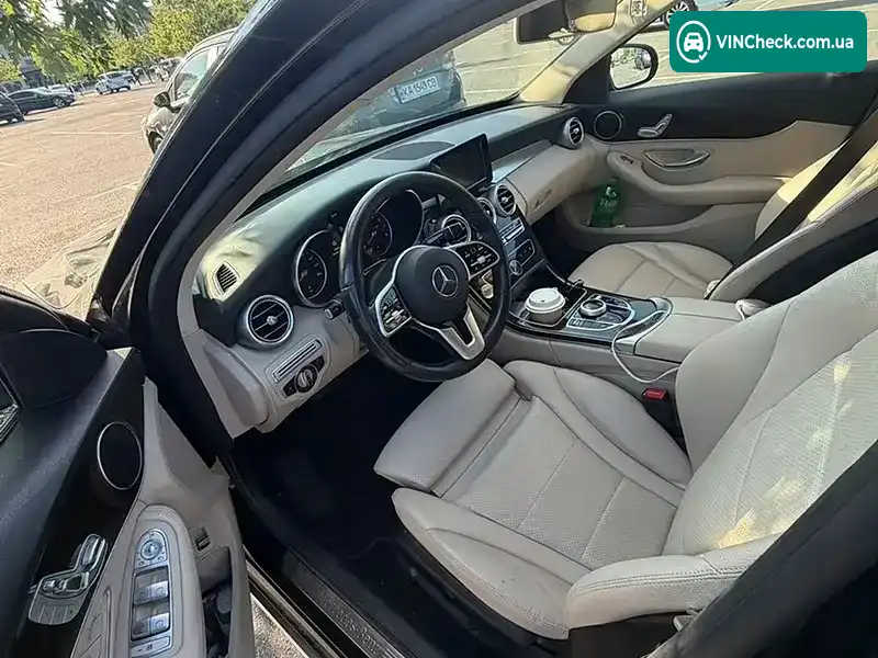 Mercedes-Benz C-Class 2019, фото з оголошення 2 з 8, VIN 55SWF8DB0KU306718