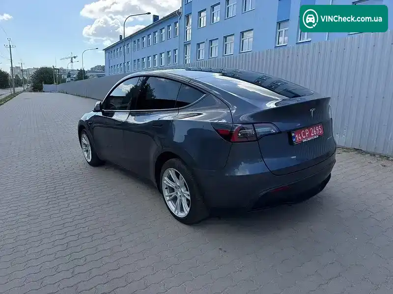 Tesla Model Y 2023, фото з оголошення 2 з 10, VIN 7SAYGDEE2PF664440