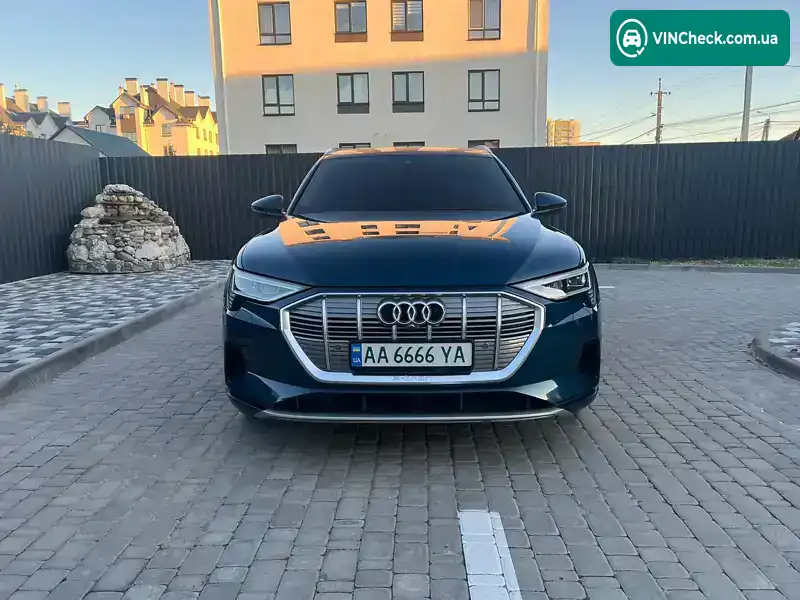 Audi e-tron 2019, фото з оголошення 1 з 21, VIN WAUZZZGE2KB012674