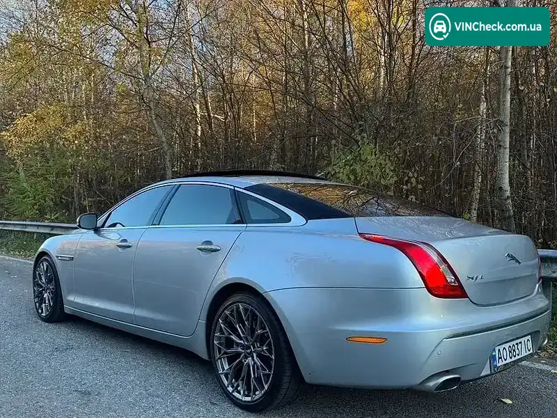 Jaguar XJ 2010, фото з оголошення 2 з 13, VIN SAJAA22P4BLV10782