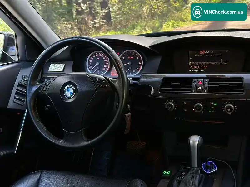 BMW 5 Series 2004, фото з оголошення 2 з 17, VIN WBANA31070B159912