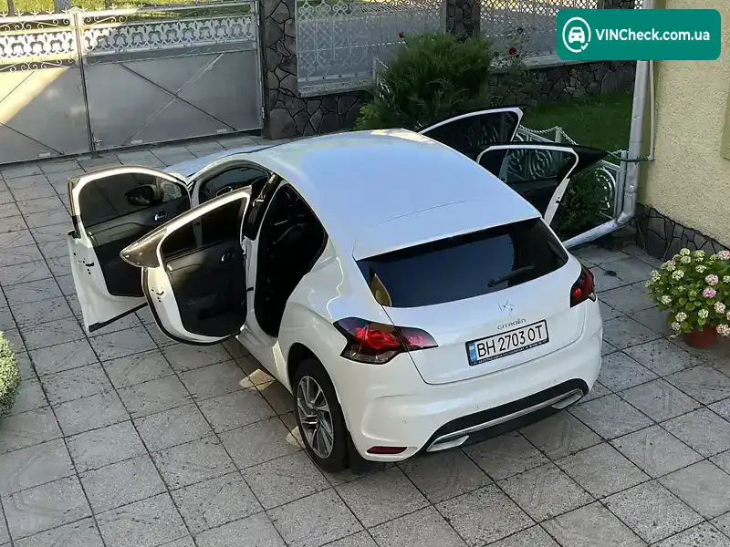 Citroen DS4 2012, фото з оголошення 2 з 20, VIN VF7NX5FEACY501834