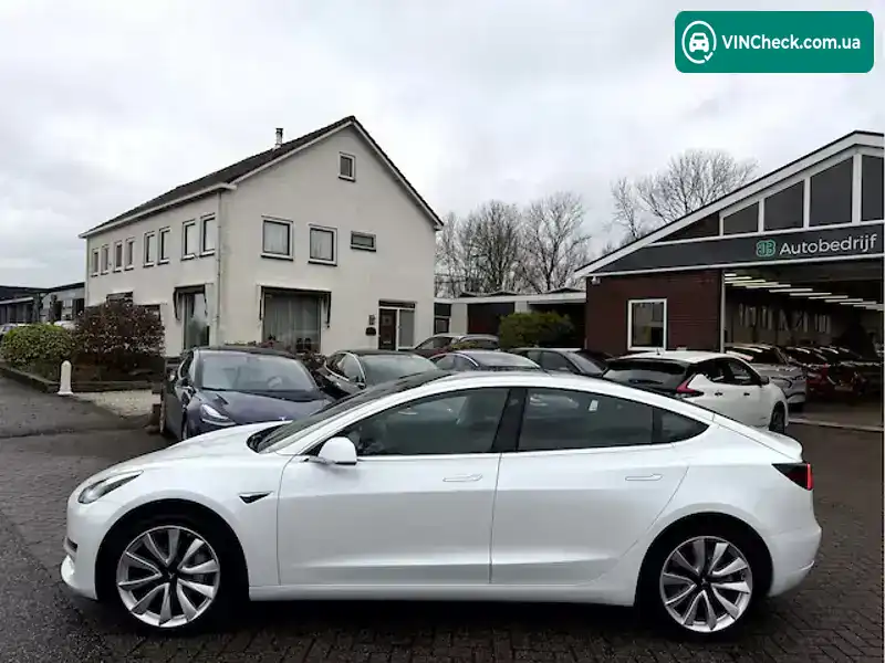 Tesla Model 3 2019, фото з оголошення 2 з 6, VIN 5YJ3E7EB0KF467120