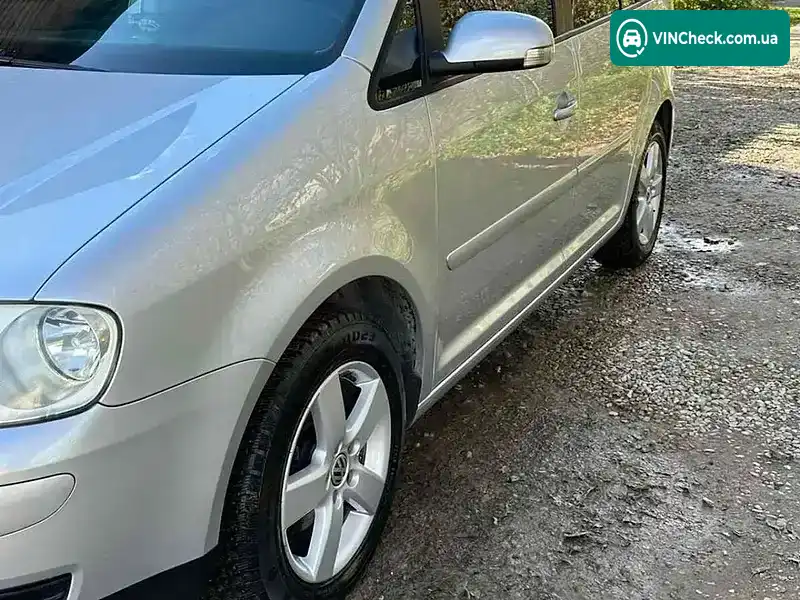 Volkswagen Touran 2004, фото з оголошення 2 з 15, VIN WVGZZZ1TZ5W087523