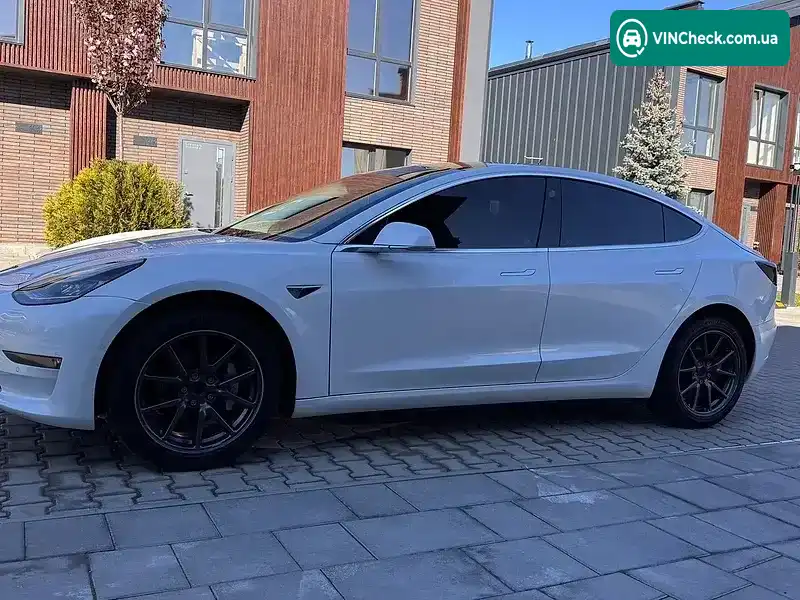 Tesla Model 3 2019, фото з оголошення 2 з 10, VIN 5YJ3E1EA9KF317530