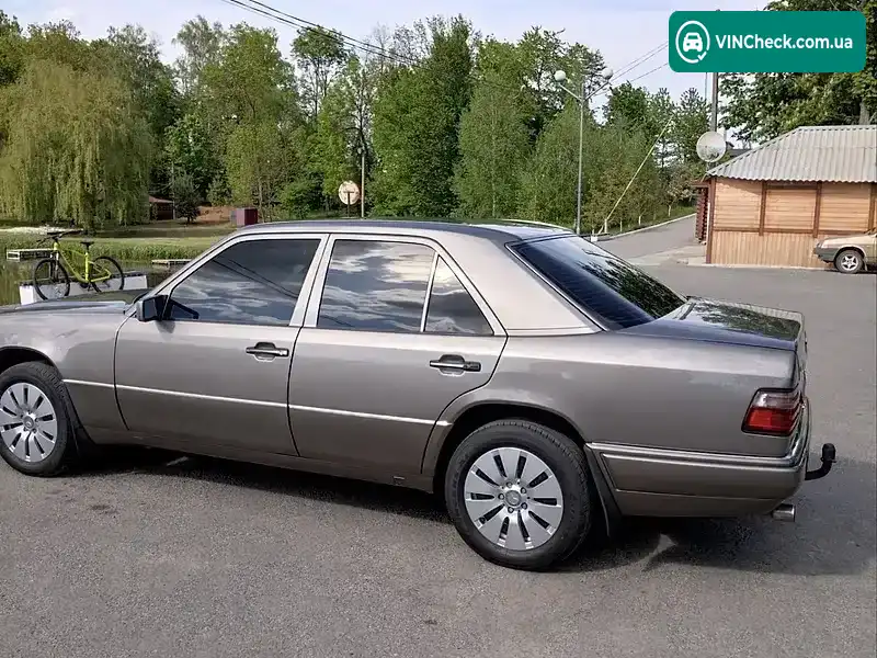 Mercedes-Benz E-Class 1993, фото з оголошення 2 з 21, VIN WDB12318310025183