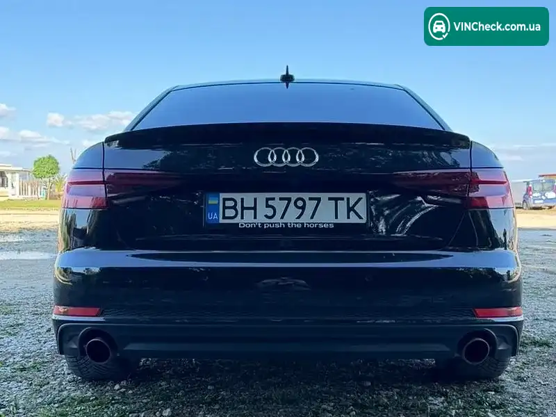 Audi A4 2017, фото з оголошення 2 з 15, VIN WAUENAF49JA103577