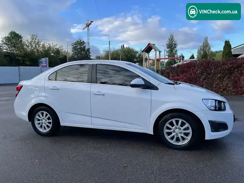 Chevrolet Sonic 2017, фото з оголошення 2 з 20, VIN 1G1JD5SH1H4145943