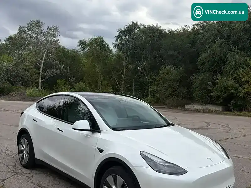 Tesla Model Y 2023, фото з оголошення 2 з 18, VIN 7SAYGDEE9PF772828