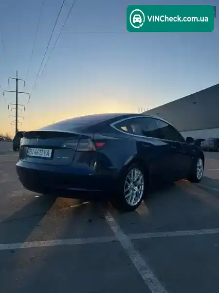 Tesla Model 3 2018, фото з оголошення 2 з 11, VIN 5YJ3E1EA7JF013174