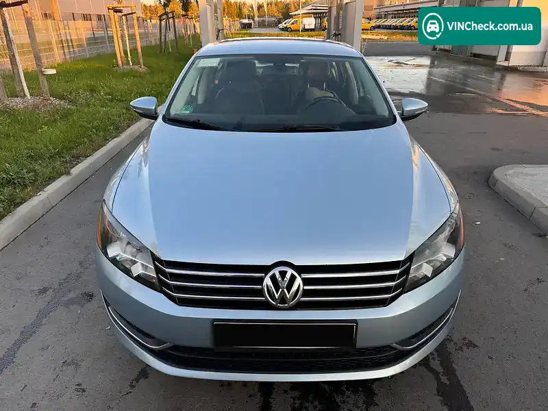 Volkswagen Passat 2012, фото з оголошення 2 з 18, VIN 1VWBP7A3XCC058655