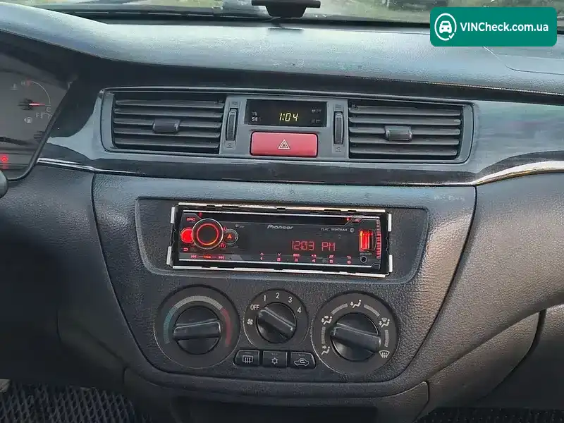Mitsubishi Lancer 2003, фото з оголошення 1 з 13, VIN JMBSNCS3A4U003738