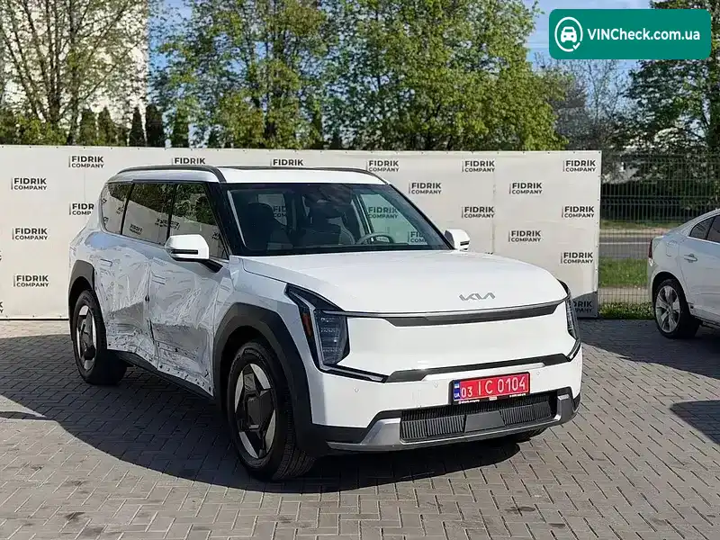Kia EV9 2024, фото з оголошення 1 з 21, VIN KNDAFFS54R6045354
