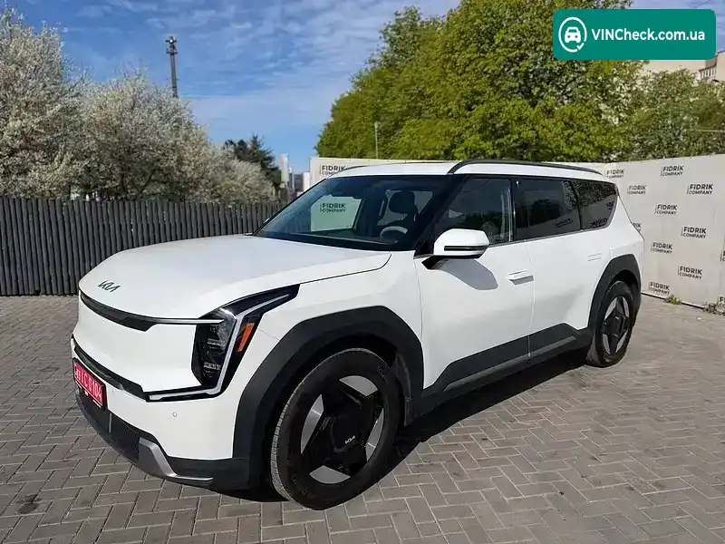 Kia EV9 2024, фото з оголошення 2 з 21, VIN KNDAFFS54R6045354