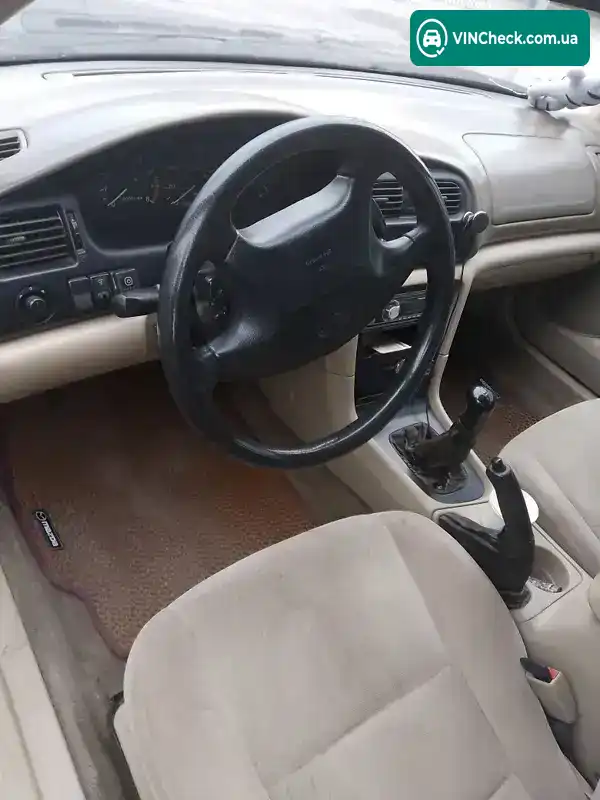 Mazda 626 1998, фото з оголошення 1 з 5, VIN 1YVGF22C2W5740896