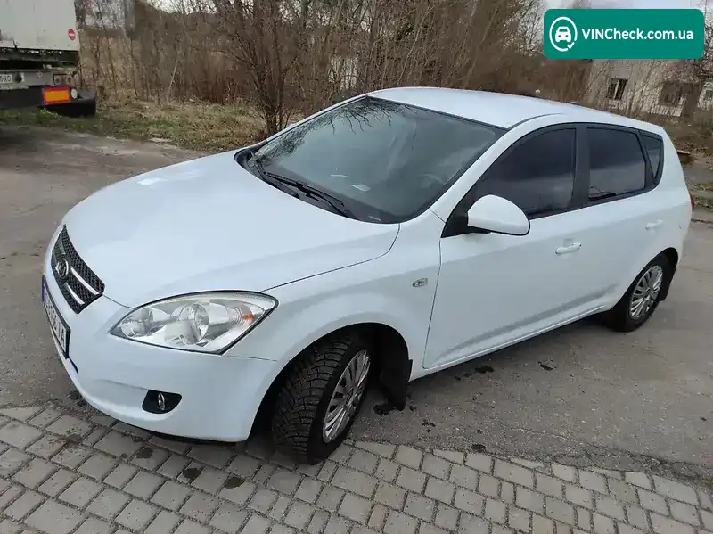 Kia Ceed 2008, фото з оголошення 2 з 14, VIN U5YFF24228L121143