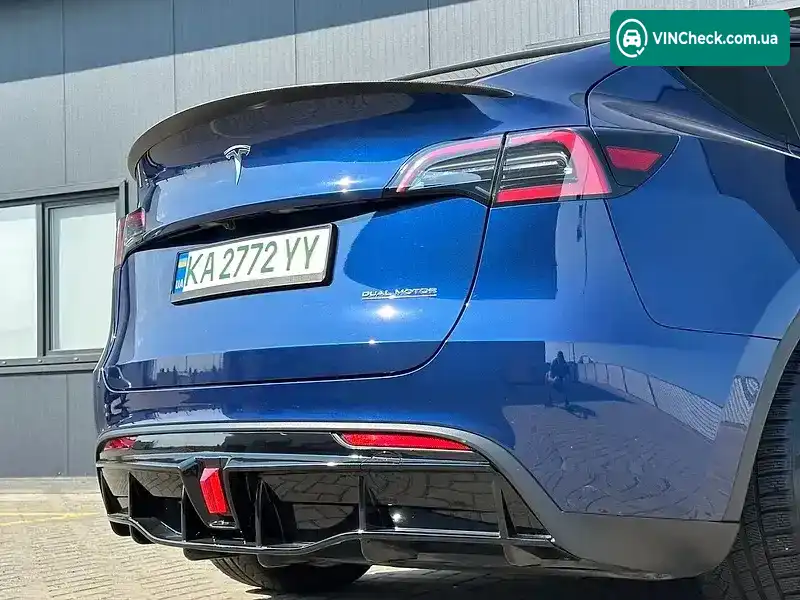 Tesla Model Y 2023, фото з оголошення 2 з 20, VIN 7SAYGDEF7PF967903