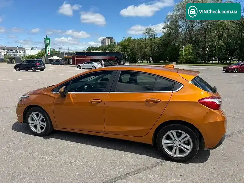 Chevrolet Cruze 2017, фото з оголошення 2 з 17, VIN 3G1BE6SM7HS576792