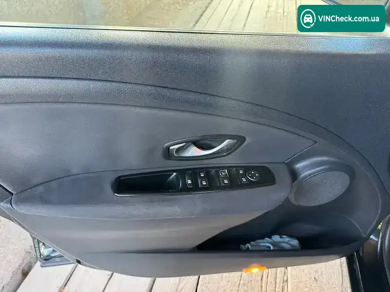 Renault Fluence 2011, фото з оголошення 2 з 20, VIN VF1LZBD0644603701