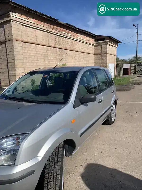 Ford Fusion 2004, фото з оголошення 2 з 18, VIN WF0UXXGAJU4R09358