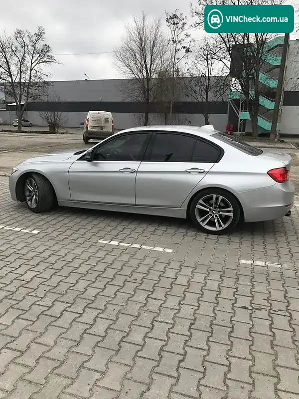 BMW 3 Series 2012, фото з оголошення 2 з 13, VIN WBA3A5C50DJ461016