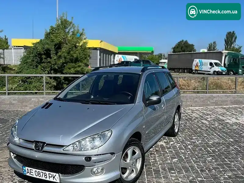 Peugeot 206 2004, фото з оголошення 1 з 8, VIN VF32KNFUF44079463