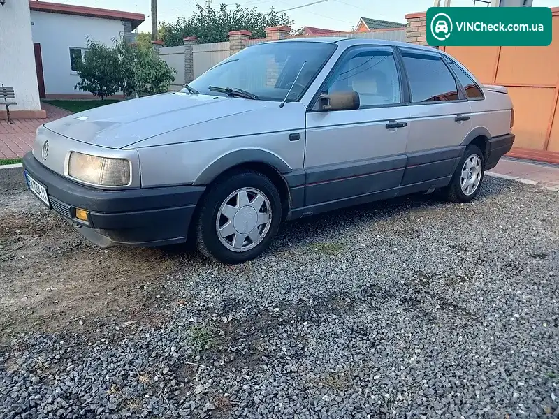 Volkswagen Passat 1988, фото з оголошення 2 з 16, VIN WVWZZZ31ZJE023612