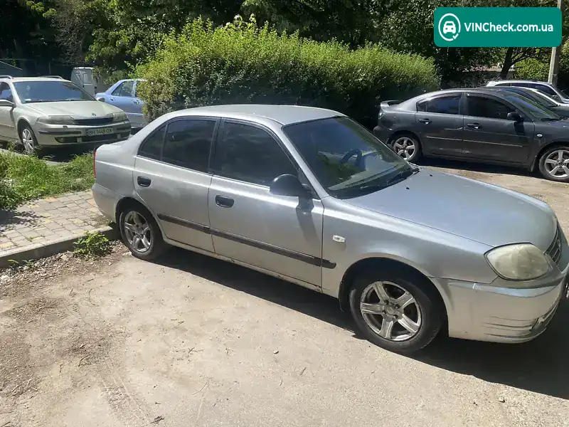 Hyundai Accent 2003, фото з оголошення 2 з 9, VIN KMHCG41GP4U519659