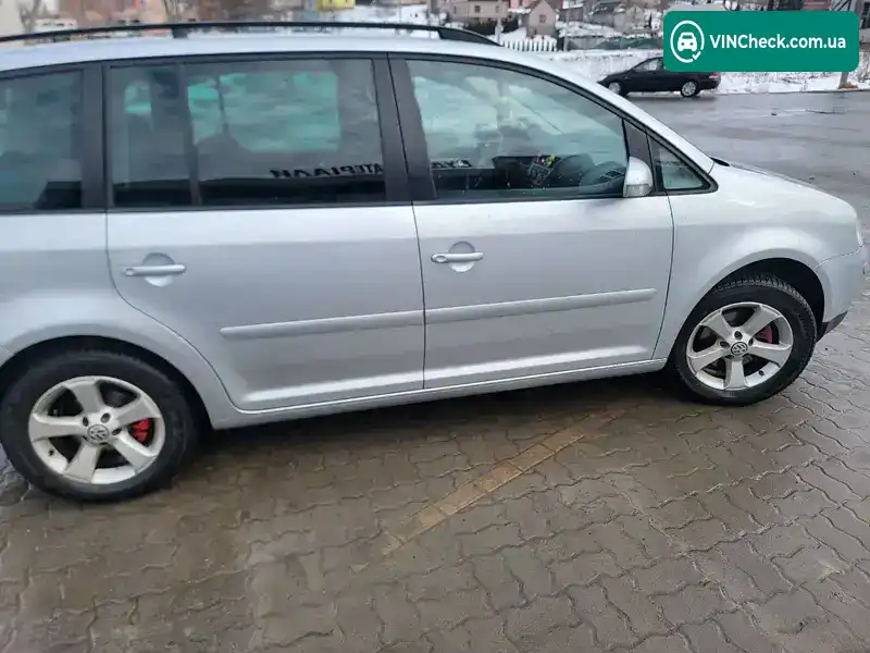 Volkswagen Touran 2004, фото з оголошення 2 з 13, VIN WVGZZZ1TZ5W016182