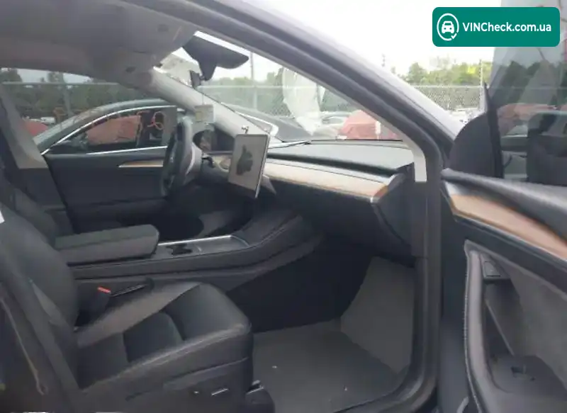 Tesla Model Y 2023, фото з оголошення 1 з 5, VIN 7SAYGDED5PF943050