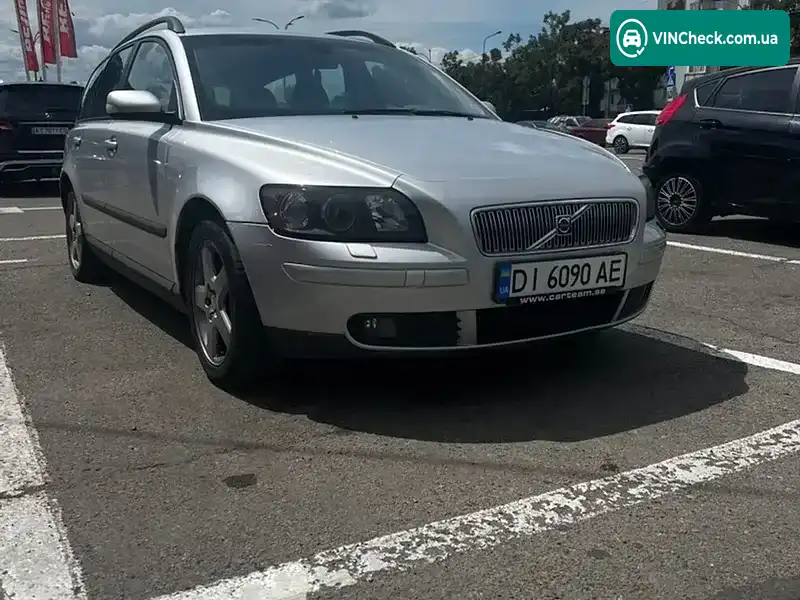 Volvo V50 2004, фото з оголошення 2 з 6, VIN YV1MW684142004103