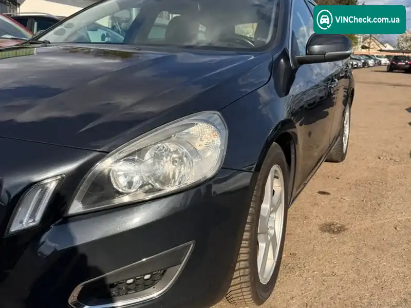Volvo V60 2011, фото з оголошення 2 з 20, VIN YV1FW84A1B1028052