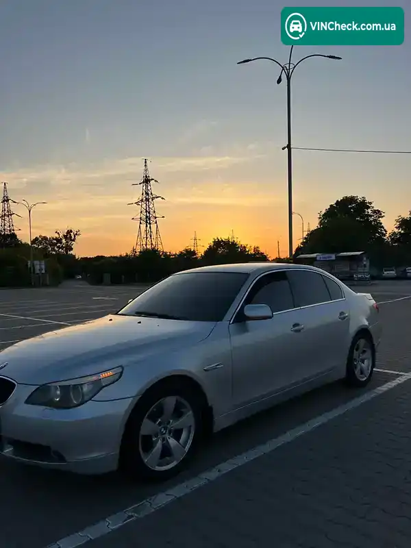 BMW 5 Series 2004, фото з оголошення 2 з 14, VIN WBANA31060B023819