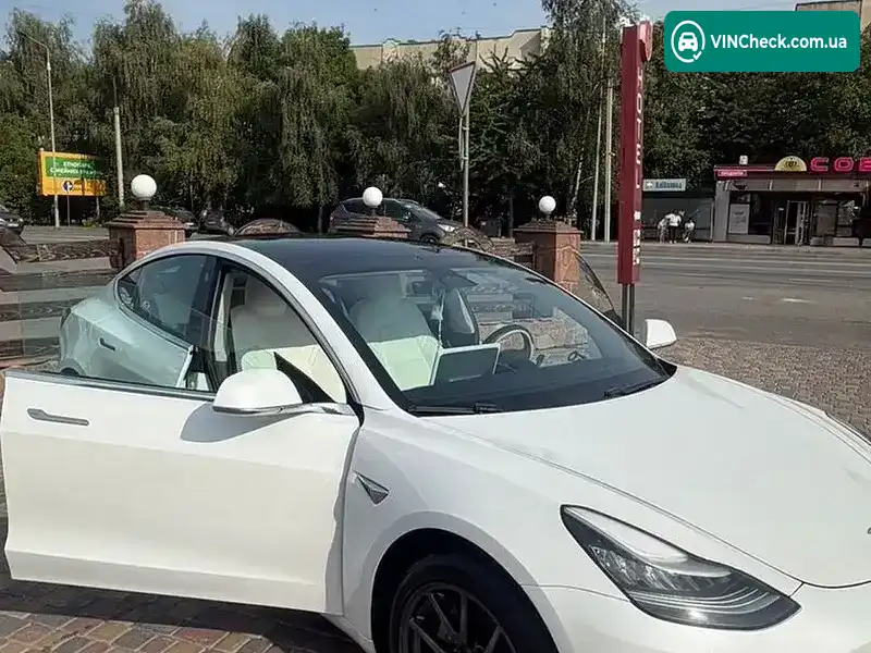 Tesla Model 3 2019, фото з оголошення 2 з 18, VIN 5YJ3E1EB0LF622134