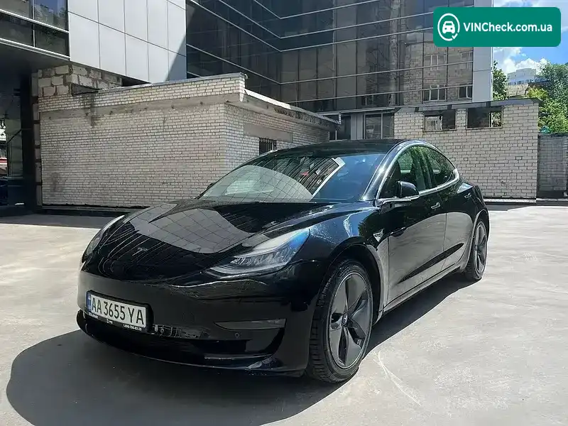 Tesla Model 3 2018, фото з оголошення 1 з 10, VIN 5YJ3E1EAXJF108327